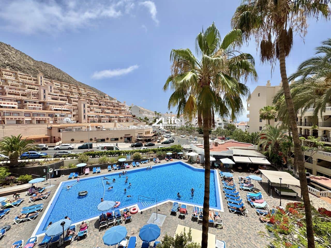 Asunto myytävänä paikassa Los Cristianos mukana uima-altaan - 199 900 € (Ref: 9414597)