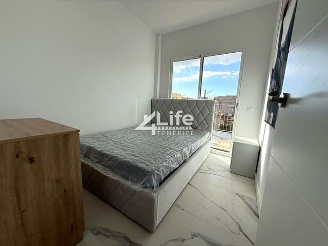 Appartement de 2 chambres à louer à Guargacho - 1 500 € (Ref: 9451602)