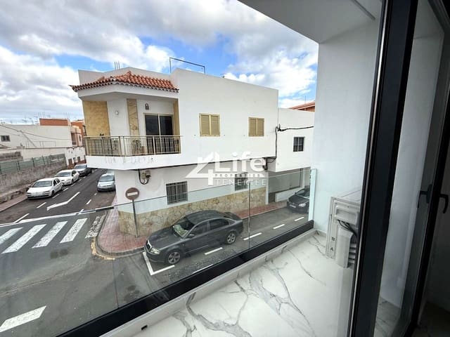 Appartement de 2 chambres à louer à Guargacho - 1 500 € (Ref: 9451602)