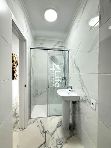 Appartement de 2 chambres à louer à Guargacho - 1 500 € (Ref: 9451602)