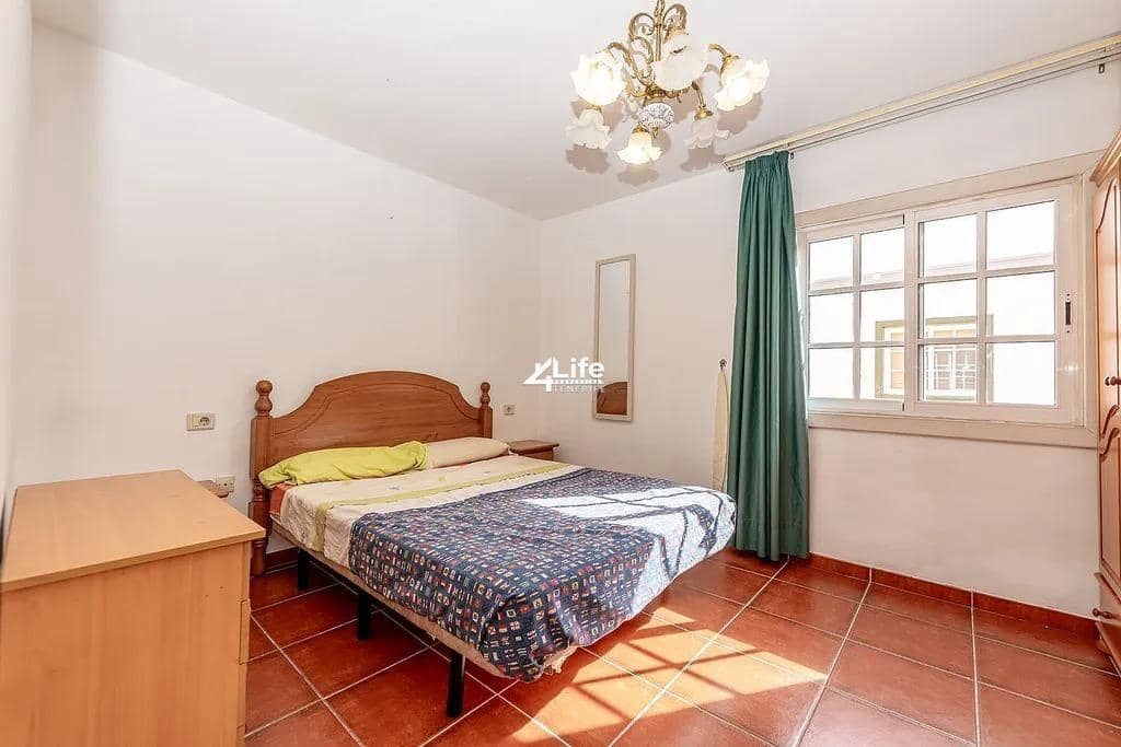 4 bedroom Villa for sale in Adeje with pool garage - € 374,900 (Ref: 9464981)