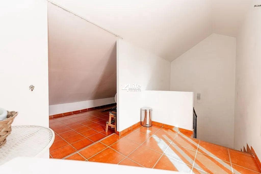 4 bedroom Villa for sale in Adeje with pool garage - € 374,900 (Ref: 9464981)