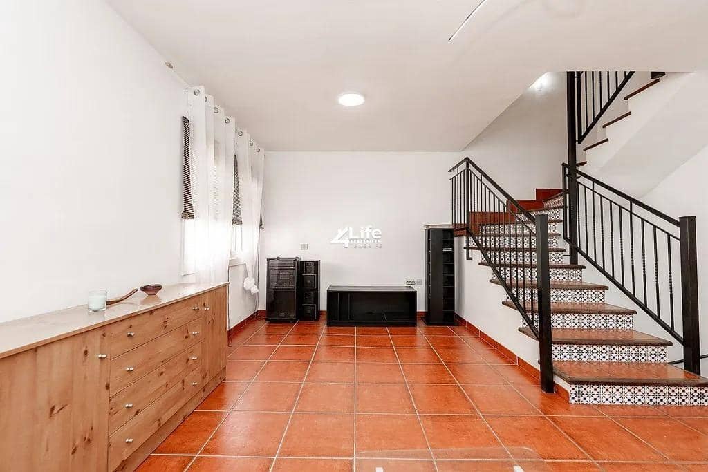 4 bedroom Villa for sale in Adeje with pool garage - € 374,900 (Ref: 9464981)