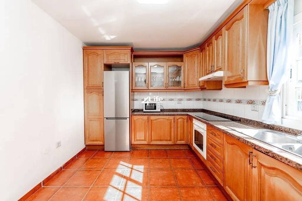 4 bedroom Villa for sale in Adeje with pool garage - € 374,900 (Ref: 9464981)