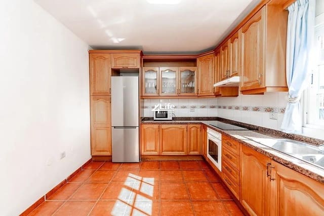 4 bedroom Villa for sale in Casco Urbano, Adeje with pool garage - € 374,900 (Ref: 9464981)