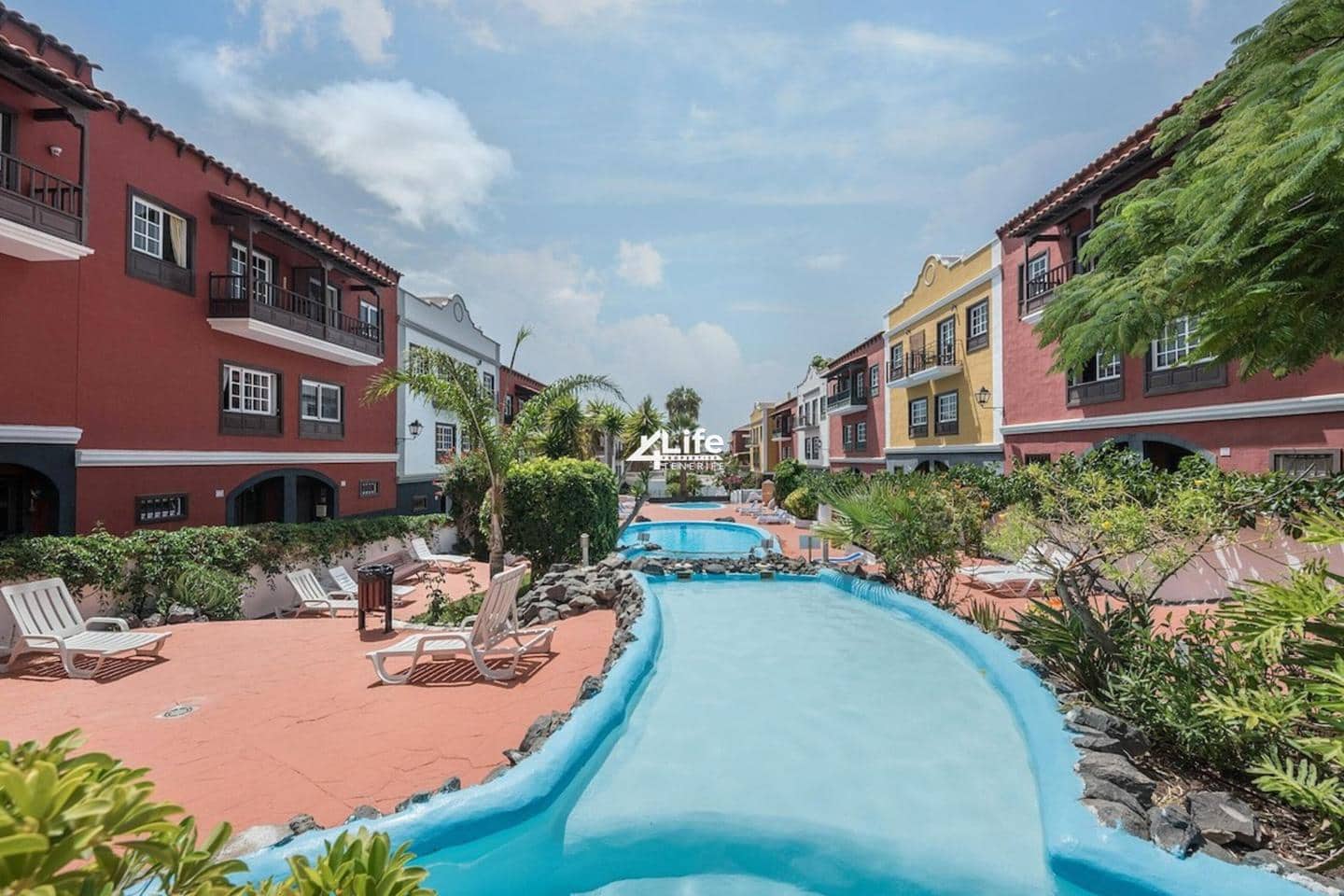 4 bedroom Villa for sale in Adeje with pool garage - € 374,900 (Ref: 9464981)