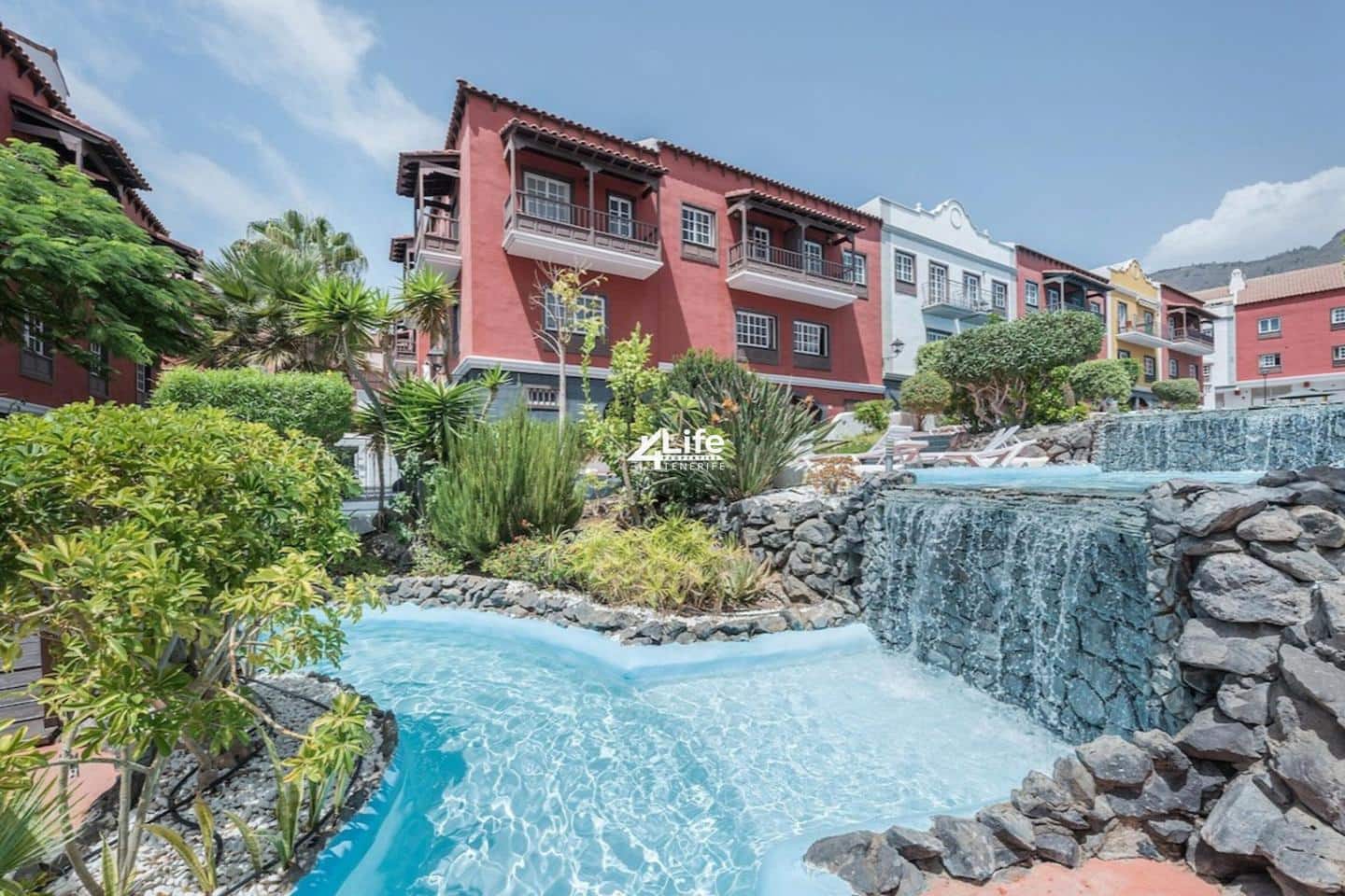 4 bedroom Villa for sale in Adeje with pool garage - € 374,900 (Ref: 9464981)