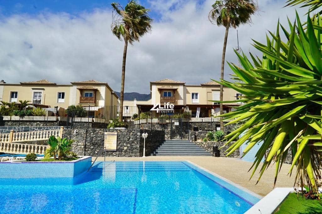 4 soverom Villa til salgs i Adeje med svømmebasseng garasje - € 765 000 (Ref: 9492758)