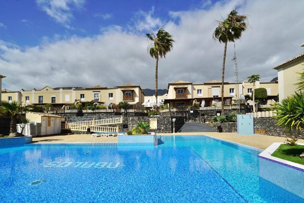 4 soverom Villa til salgs i Adeje med svømmebasseng garasje - € 765 000 (Ref: 9492758)