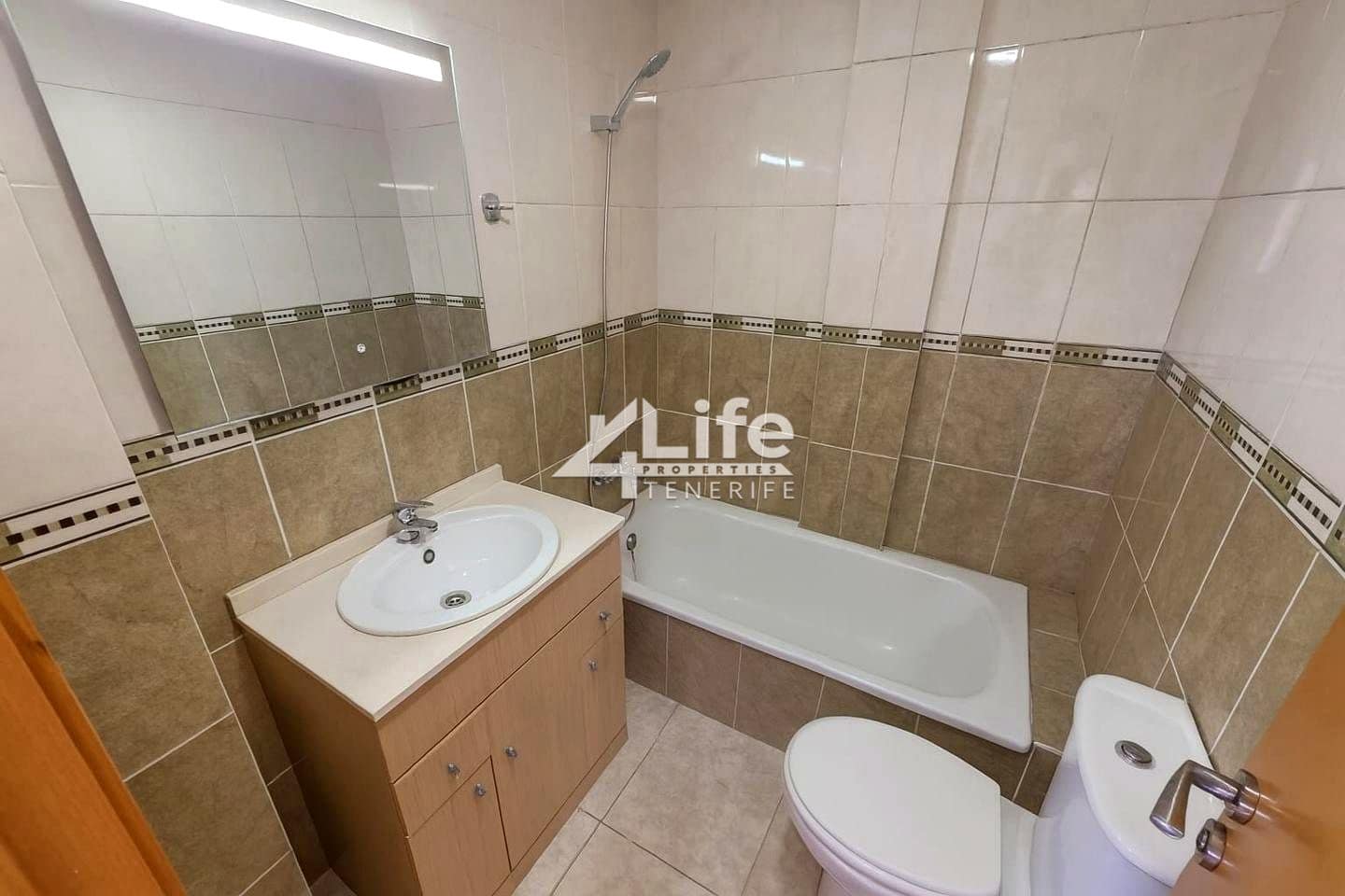 3 bedroom Flat for sale in Parque de la Reina with garage - € 264,900 (Ref: 9494160)