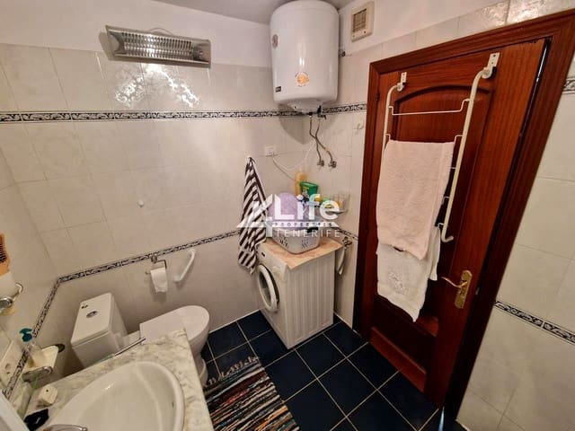 1 soverom Leilighet til salgs i Los Cristianos, Arona med garasje - € 310 000 (Ref: 9508267)