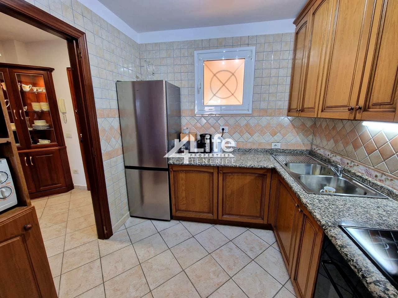 1 soverom Leilighet til salgs i Los Cristianos med garasje - € 310 000 (Ref: 9508267)