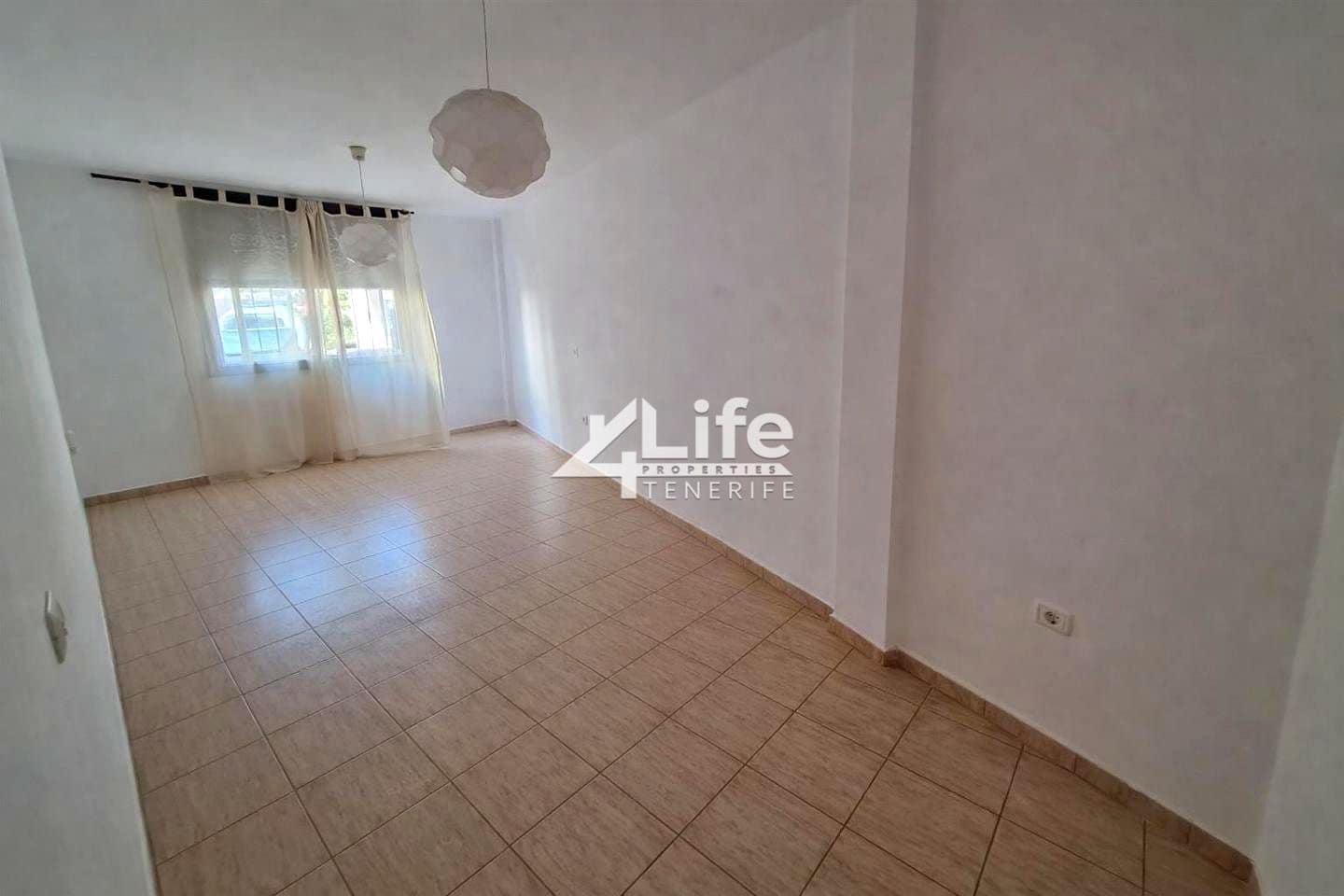 3 slaapkamer Flat te koop in Adeje met garage - € 278.000 (Ref: 9512010)