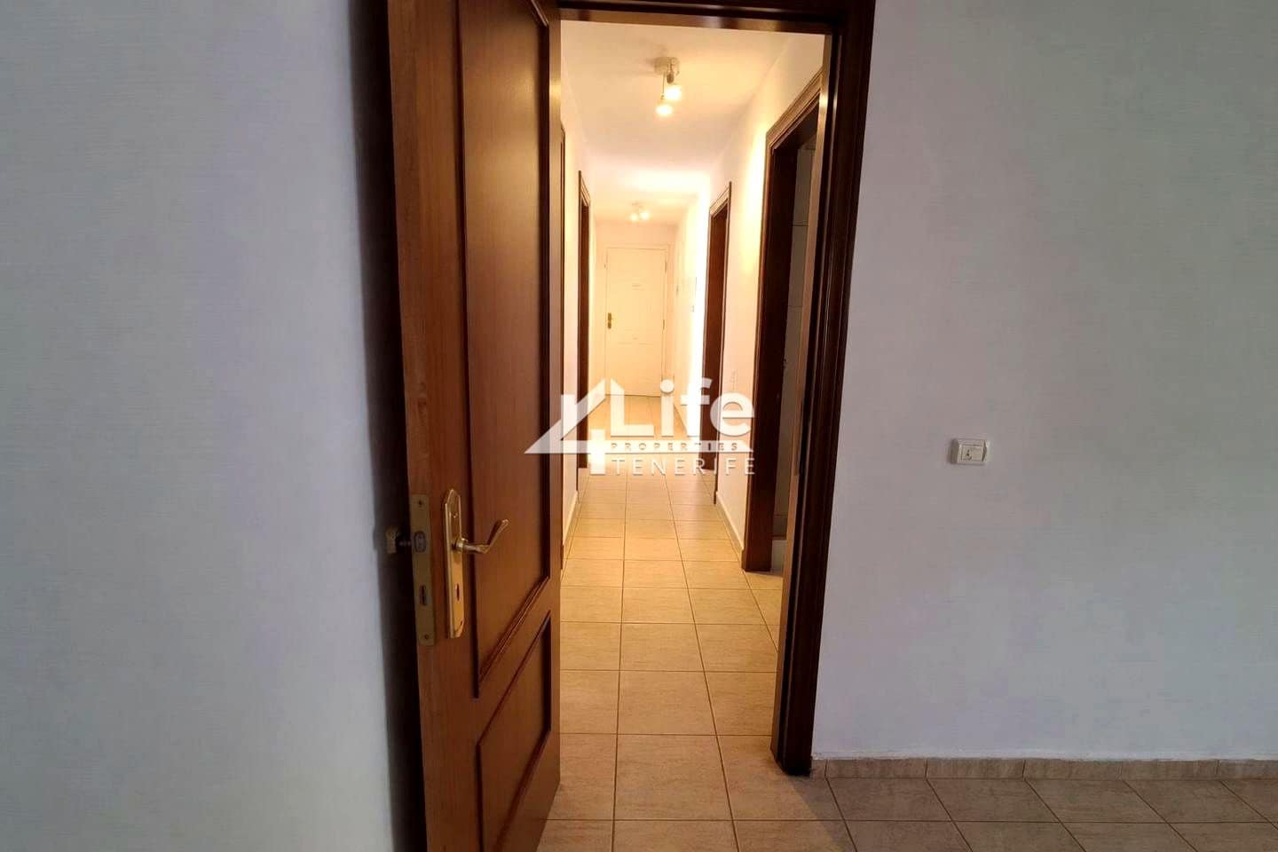 3 slaapkamer Flat te koop in Adeje met garage - € 278.000 (Ref: 9512010)