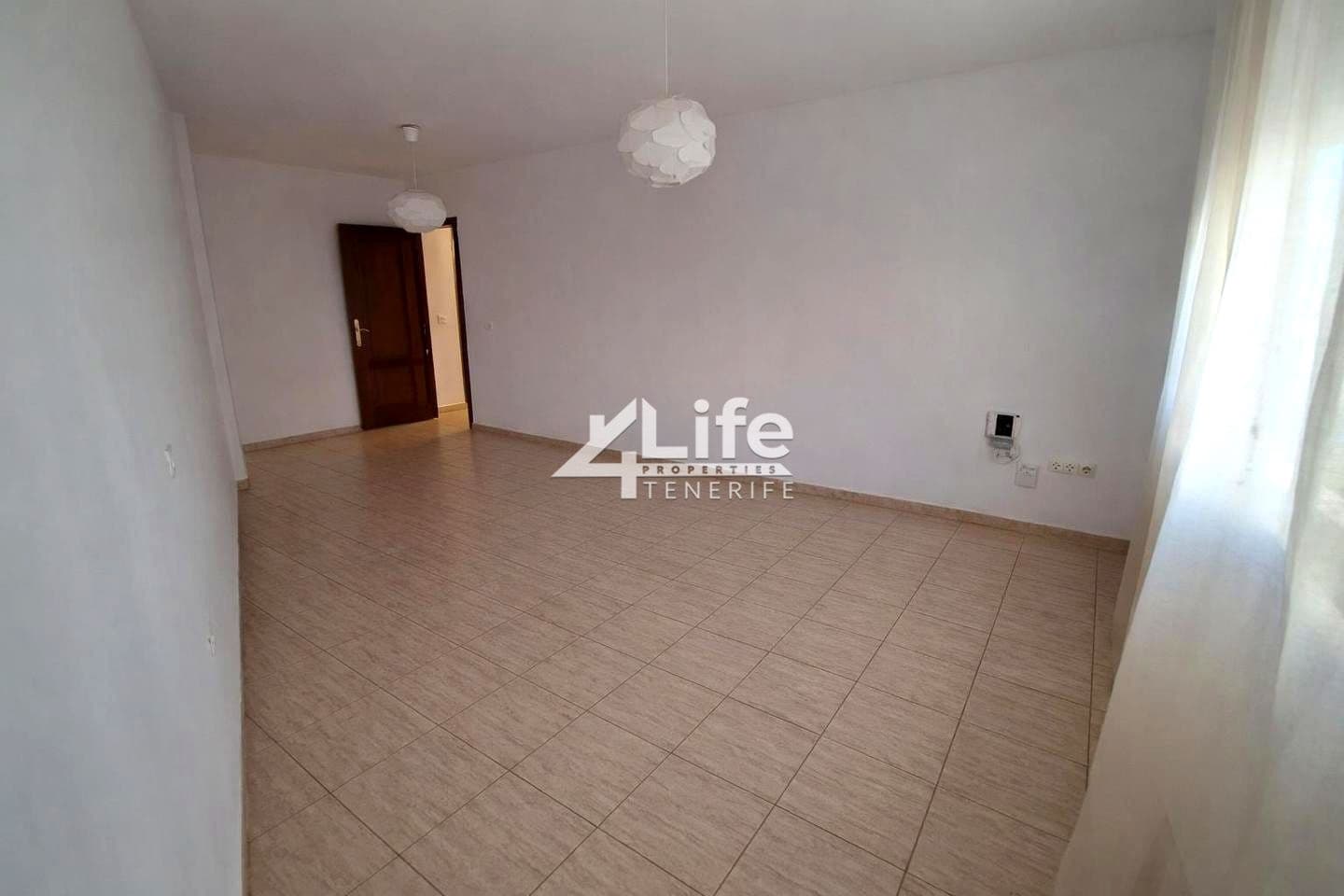 3 slaapkamer Flat te koop in Adeje met garage - € 278.000 (Ref: 9512010)