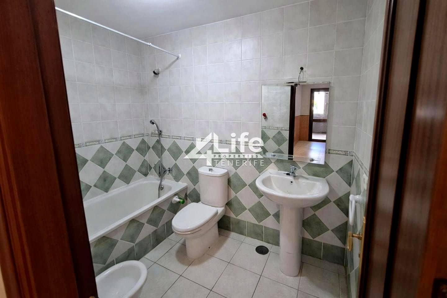 3 slaapkamer Flat te koop in Adeje met garage - € 278.000 (Ref: 9512010)