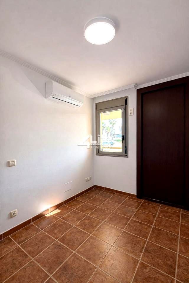 3 makuuhuone Huvila myytävänä paikassa Granadilla de Abona mukana uima-altaan 
autotalli - 599 000 € (Ref: 9547415)