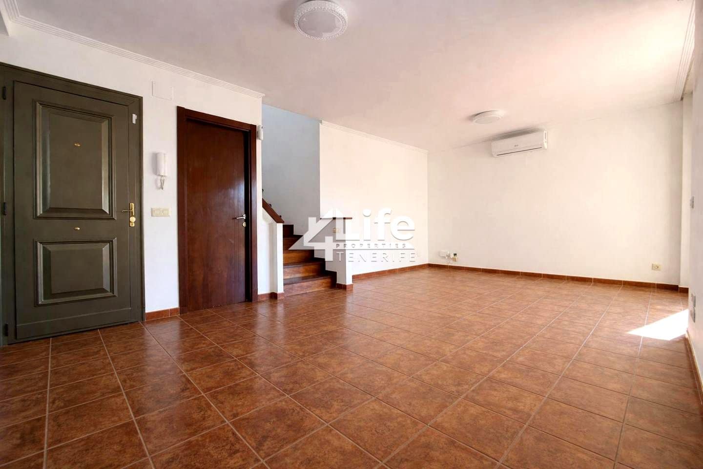 3 makuuhuone Huvila myytävänä paikassa Granadilla de Abona mukana uima-altaan 
autotalli - 599 000 € (Ref: 9547415)