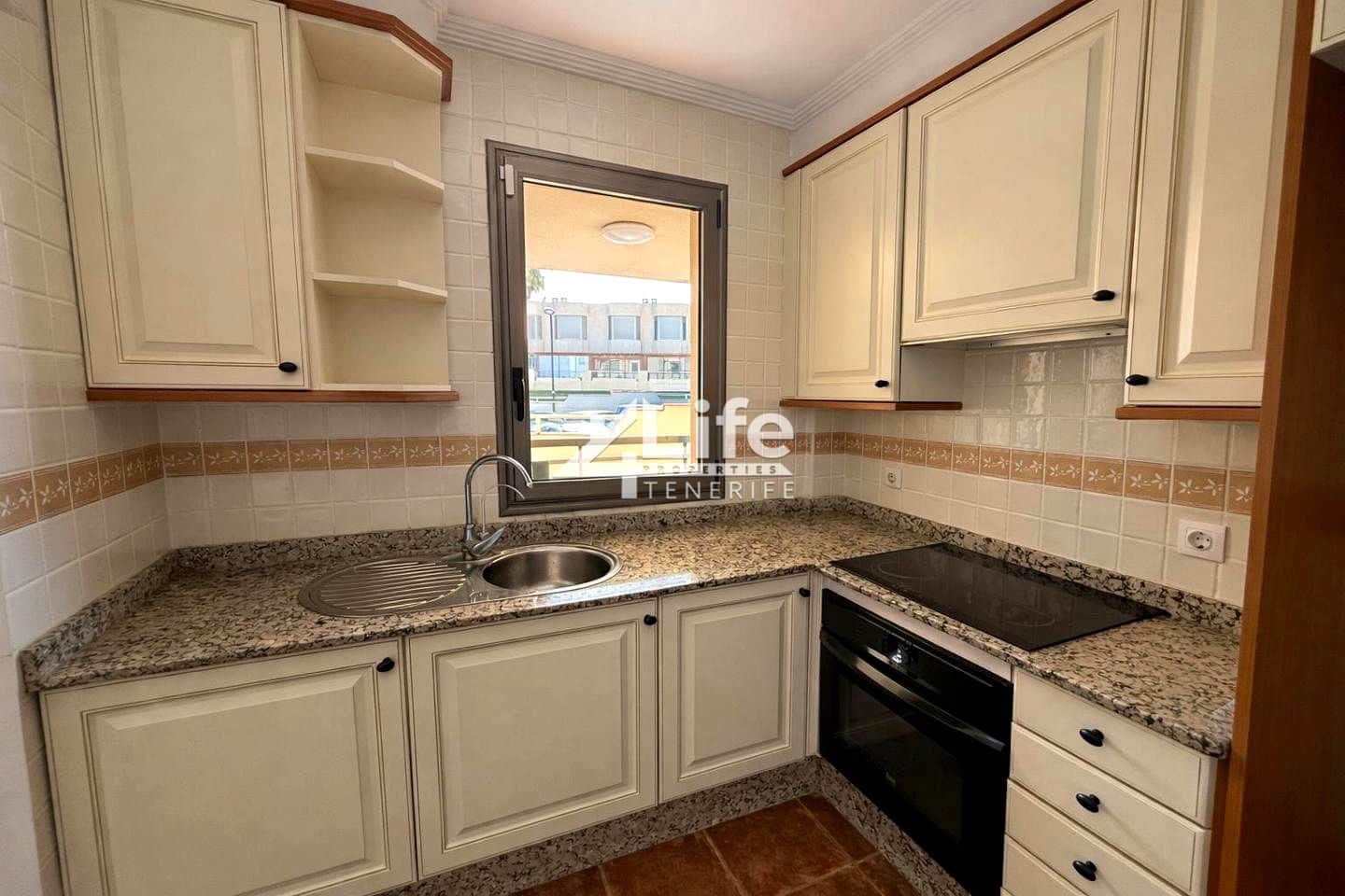 3 makuuhuone Huvila myytävänä paikassa Granadilla de Abona mukana uima-altaan 
autotalli - 599 000 € (Ref: 9547415)