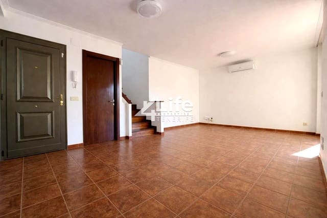 3 makuuhuone Huvila myytävänä paikassa Granadilla de Abona mukana uima-altaan 
autotalli - 599 000 € (Ref: 9547415)