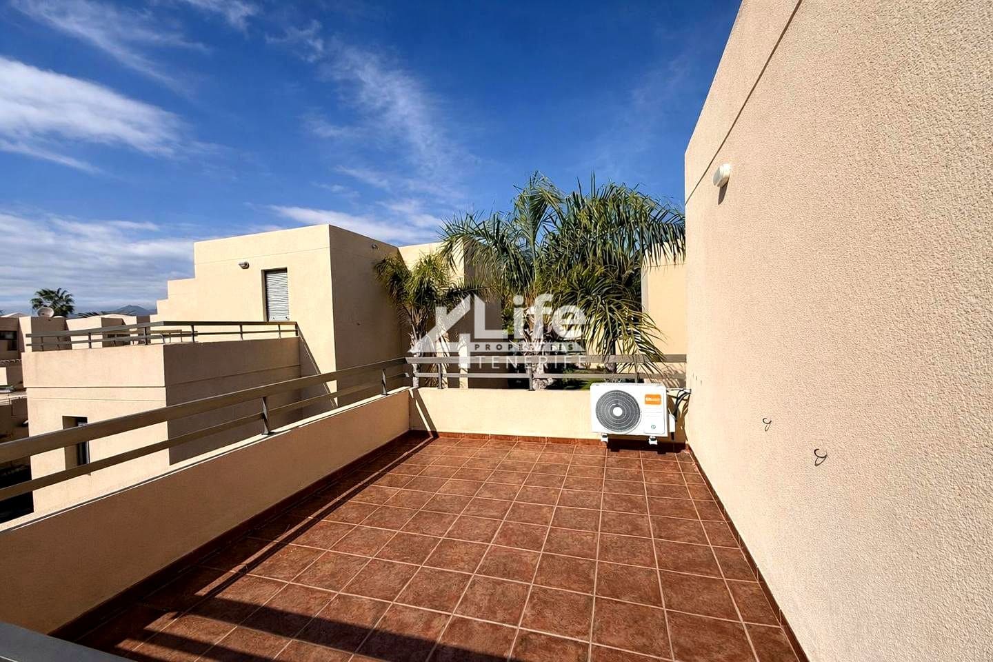 3 makuuhuone Huvila myytävänä paikassa Granadilla de Abona mukana uima-altaan 
autotalli - 599 000 € (Ref: 9547415)