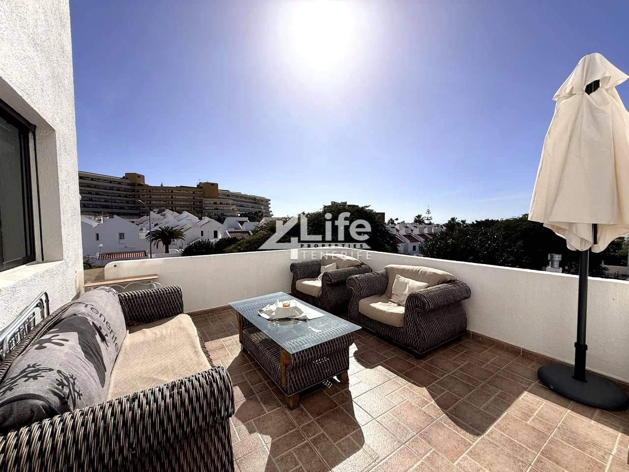 2 bedroom Flat for sale in Costa Adeje - € 409,000 (Ref: 9572223)