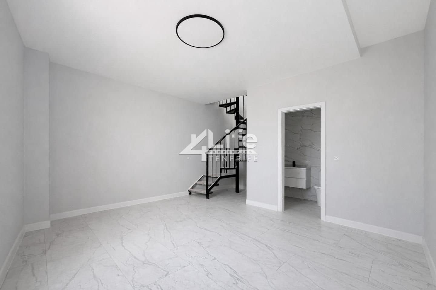 2 bedroom Flat for sale in Tijoco Bajo with garage - € 385,500 (Ref: 9580410)