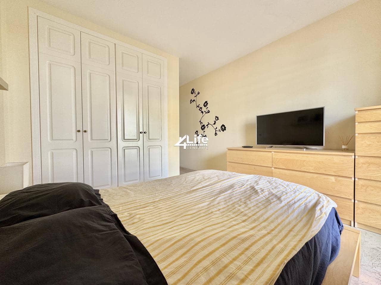 2 bedroom Flat for sale in Palm-Mar with pool garage - € 340,000 (Ref: 9697764)