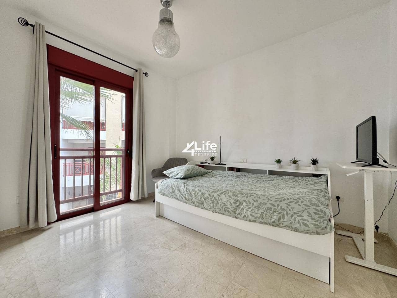 2 bedroom Flat for sale in Palm-Mar with pool garage - € 340,000 (Ref: 9697764)