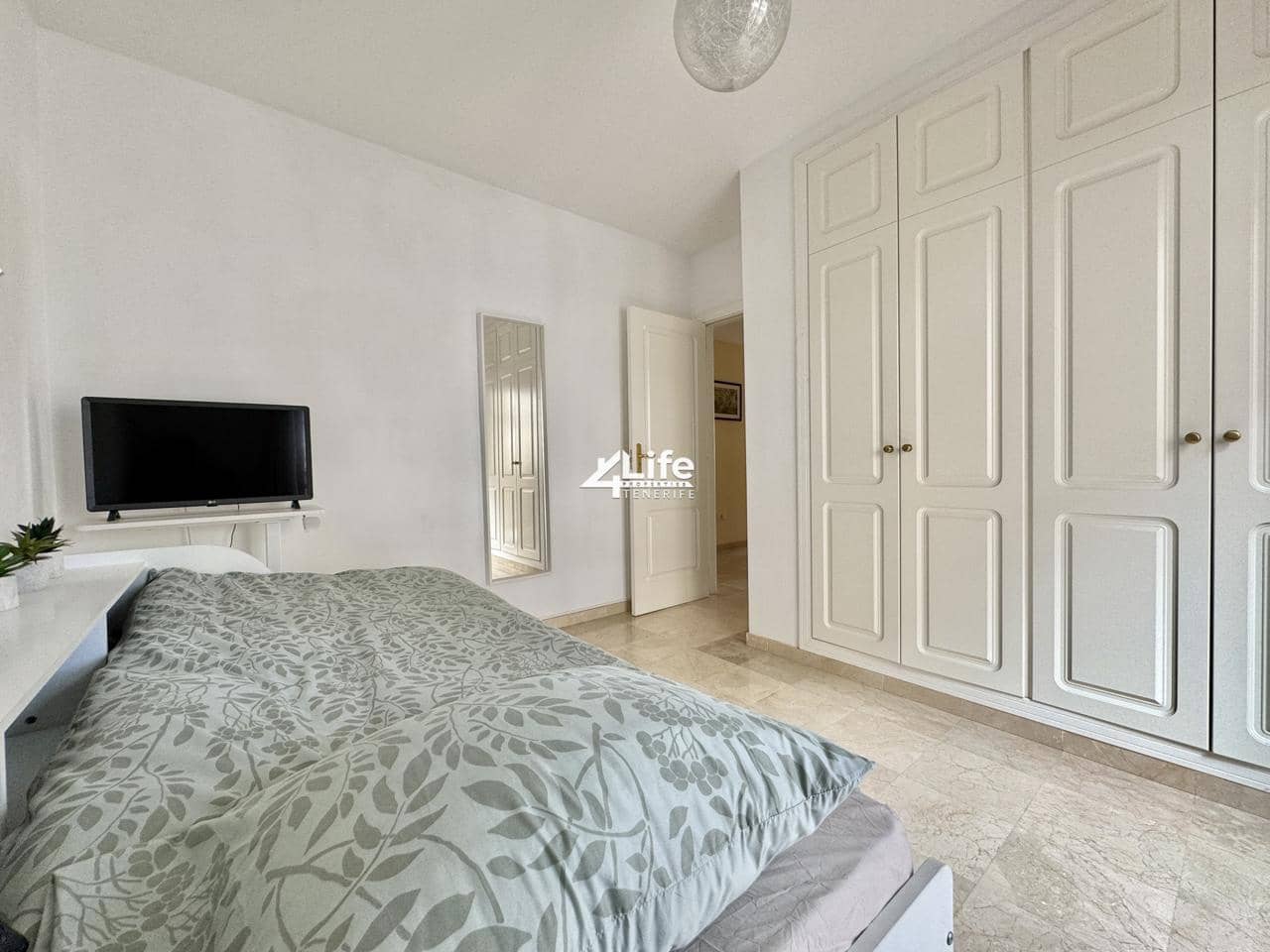 2 bedroom Flat for sale in Palm-Mar with pool garage - € 340,000 (Ref: 9697764)