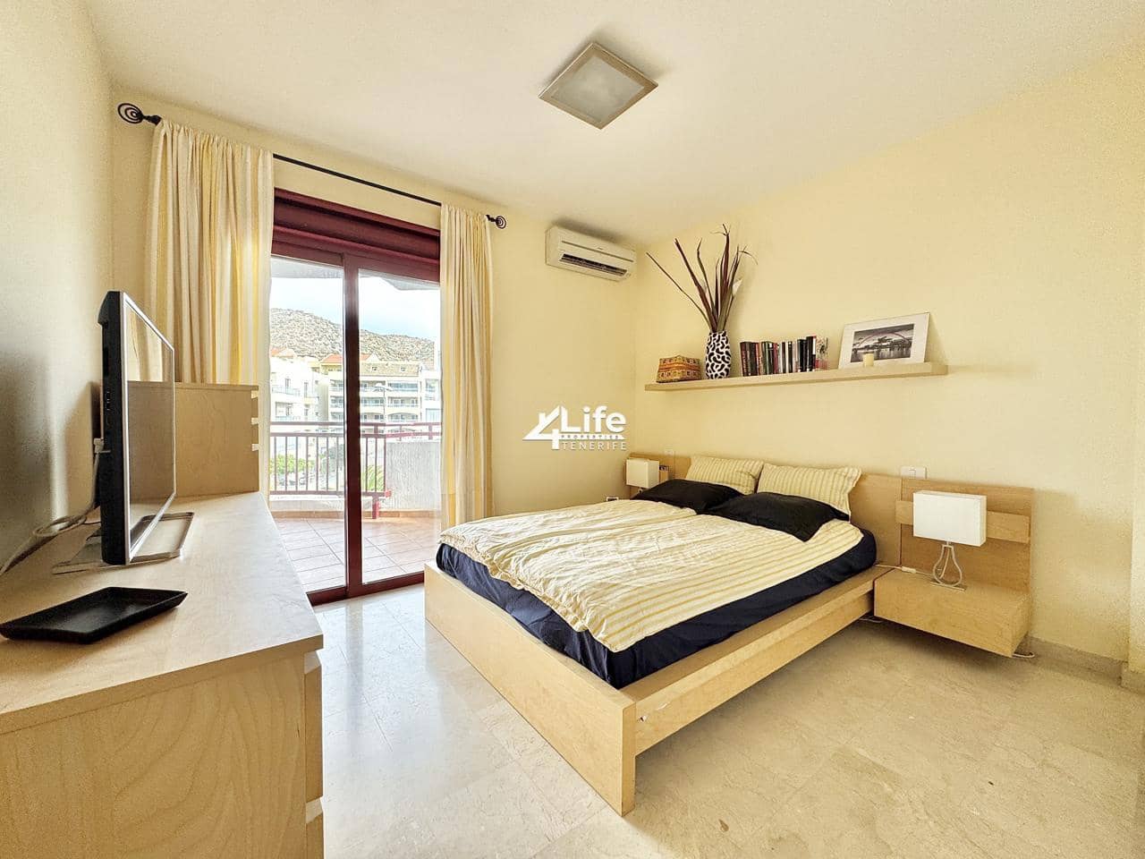 2 bedroom Flat for sale in Palm-Mar with pool garage - € 340,000 (Ref: 9697764)