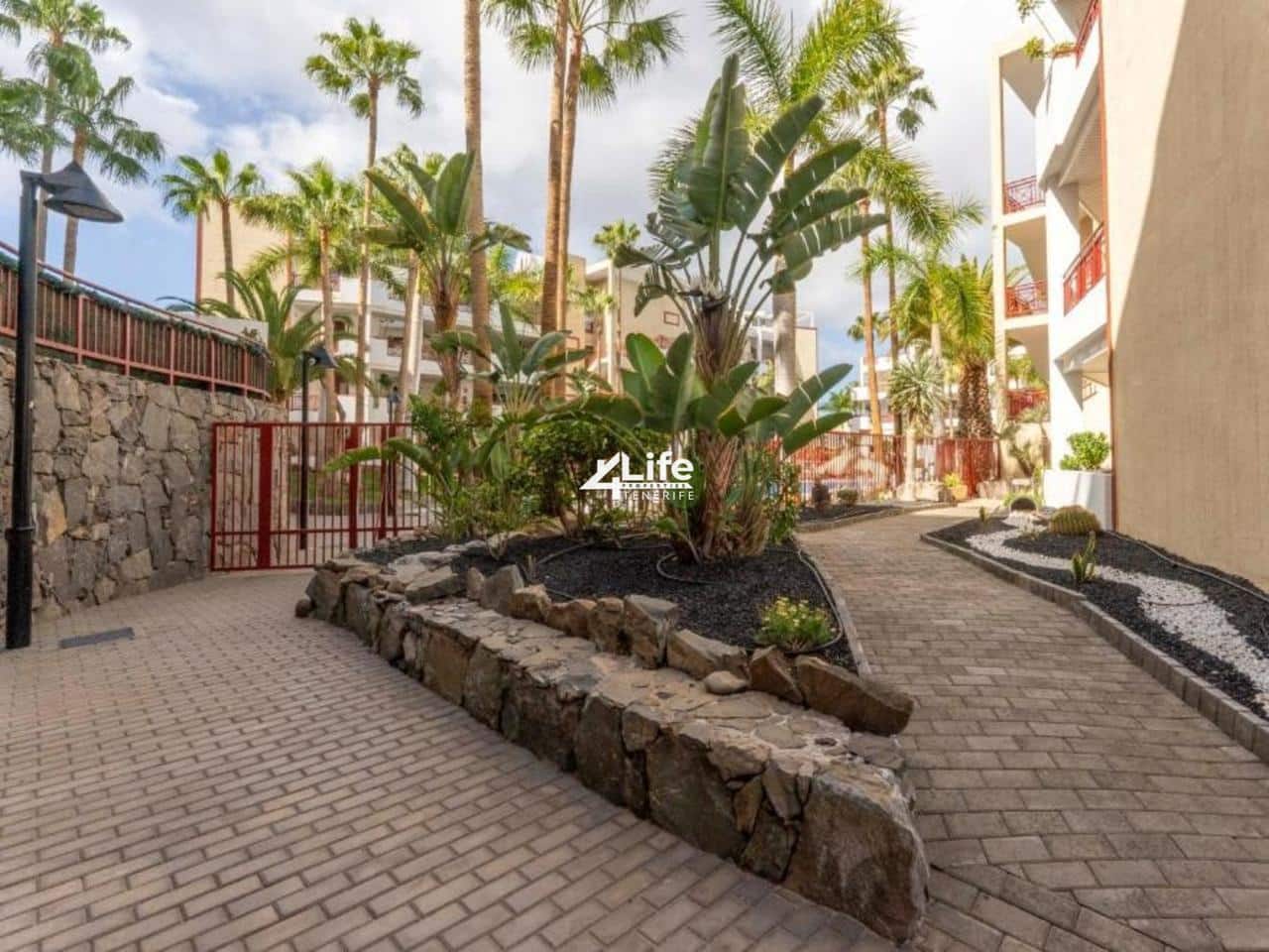 2 bedroom Flat for sale in Palm-Mar with pool garage - € 340,000 (Ref: 9697764)