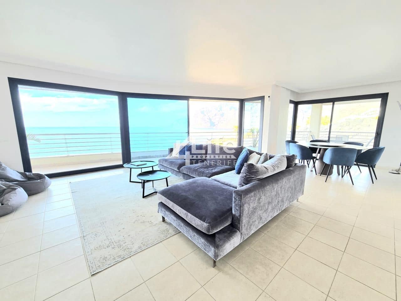 Piso de 3 habitaciones en Santiago del Teide en venta - 1.700.000 € (Ref: 9705891)