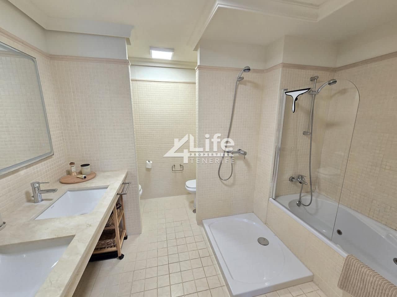 Piso de 3 habitaciones en Santiago del Teide en venta - 1.700.000 € (Ref: 9705891)