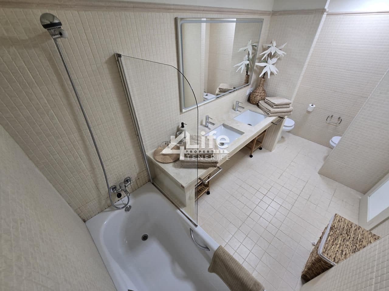 Piso de 3 habitaciones en Santiago del Teide en venta - 1.700.000 € (Ref: 9705891)