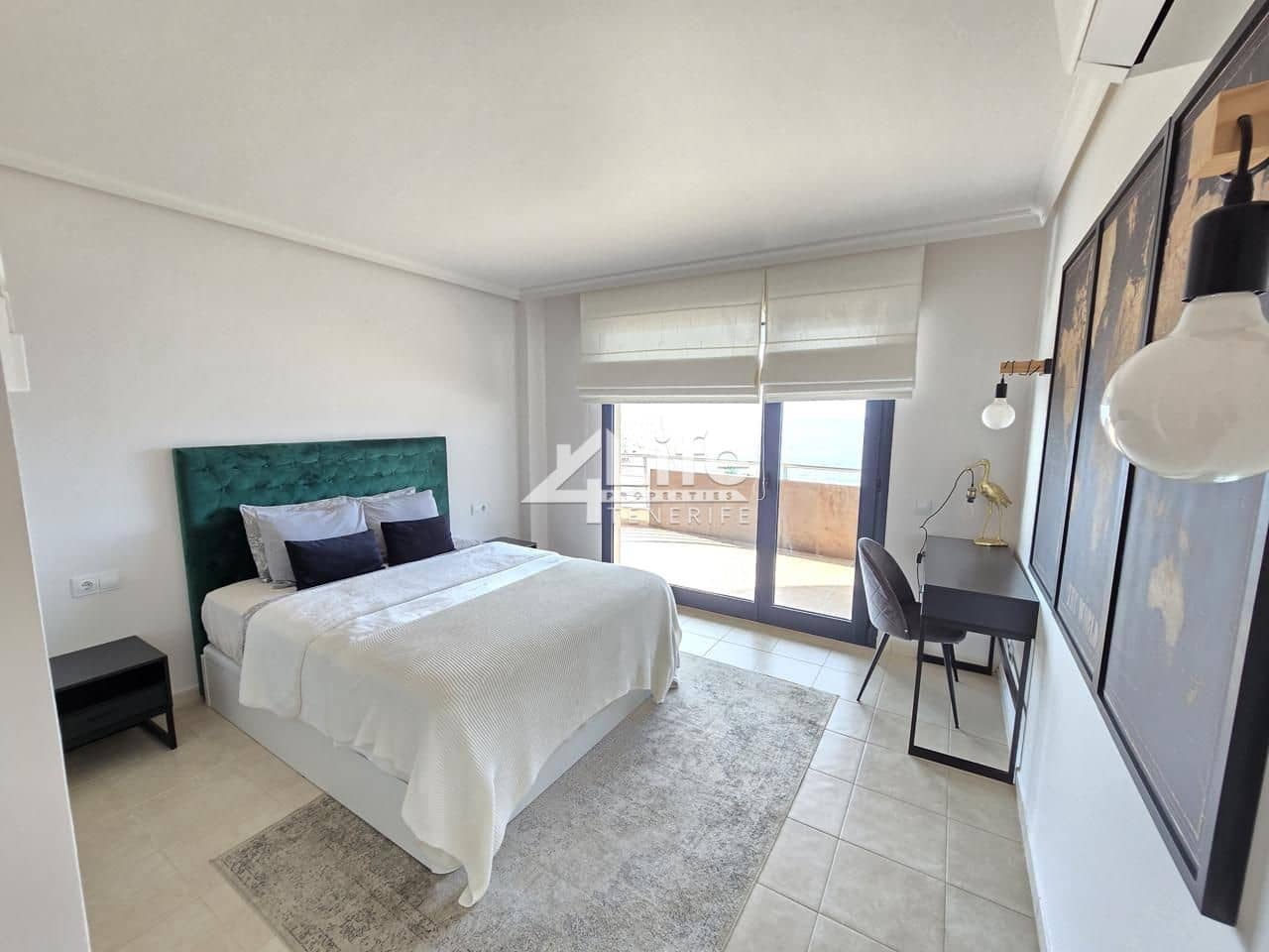 Piso de 3 habitaciones en Santiago del Teide en venta - 1.700.000 € (Ref: 9705891)