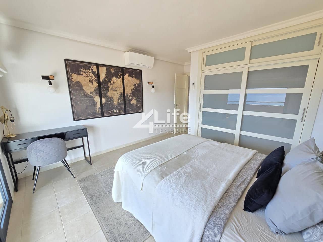 Piso de 3 habitaciones en Santiago del Teide en venta - 1.700.000 € (Ref: 9705891)