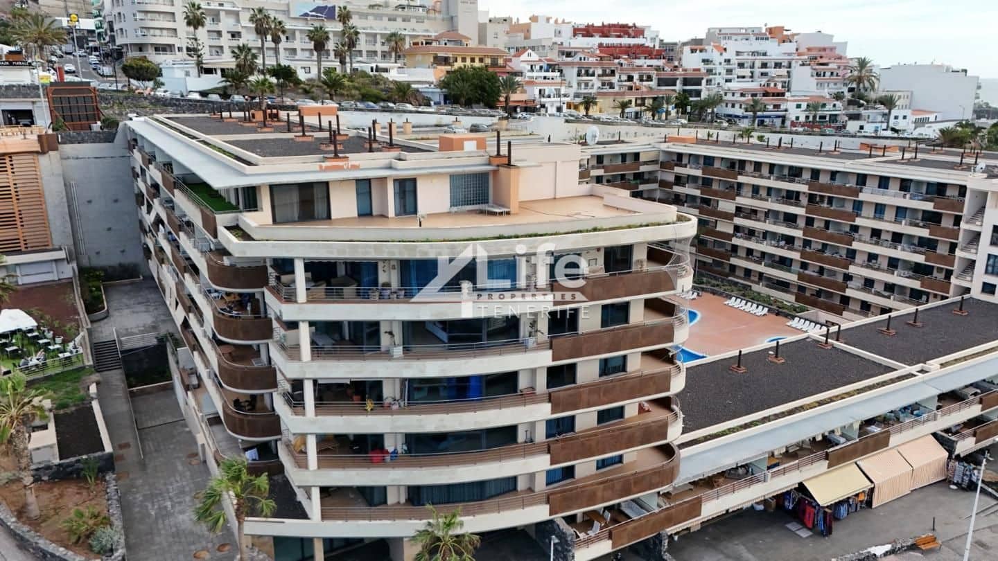 Piso de 3 habitaciones en Santiago del Teide en venta - 1.700.000 € (Ref: 9705891)