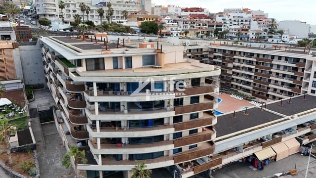 Piso de 3 habitaciones en Puerto Santiago, Santiago del Teide en venta - 1.700.000 € (Ref: 9705891)