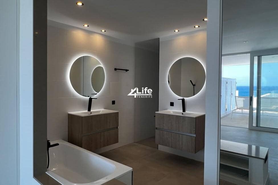 3 bedroom Flat for sale in Costa del Silencio with pool garage - € 685,000 (Ref: 9723831)