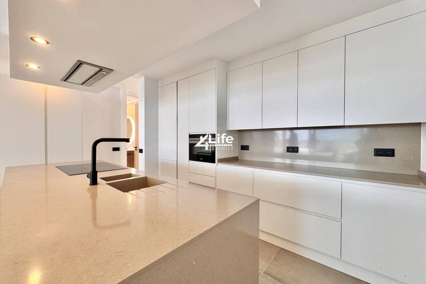 3 sypialnia Mieszkanie na sprzedaż w Costa del Silencio z basenem garażem - 660 000 € (Ref: 9723831)