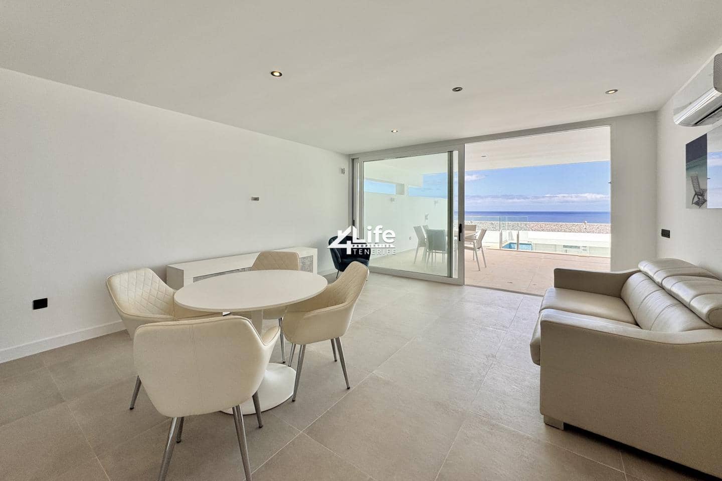 3 sypialnia Mieszkanie na sprzedaż w Costa del Silencio z basenem garażem - 660 000 € (Ref: 9723831)