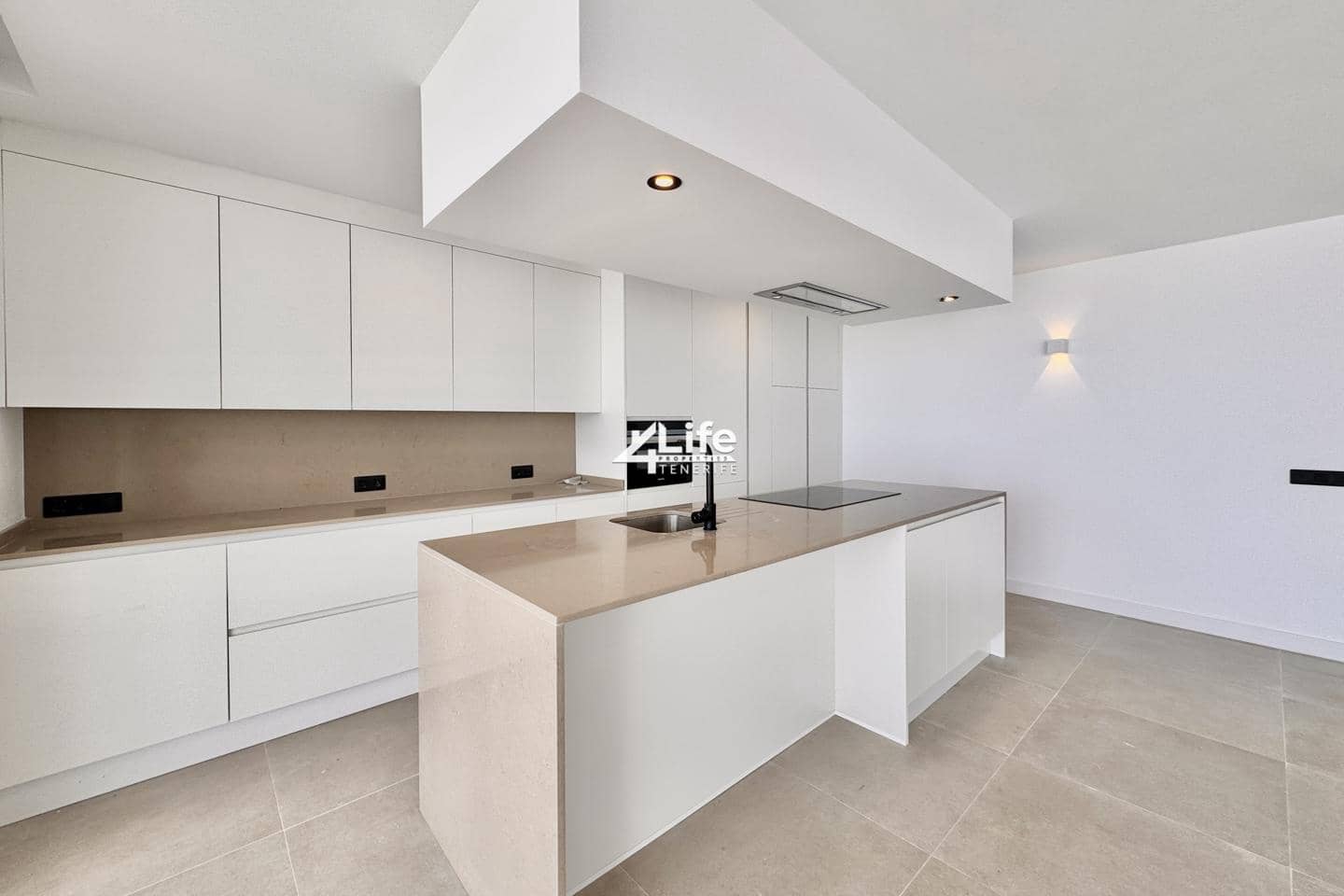 3 sypialnia Mieszkanie na sprzedaż w Costa del Silencio z basenem garażem - 660 000 € (Ref: 9723831)