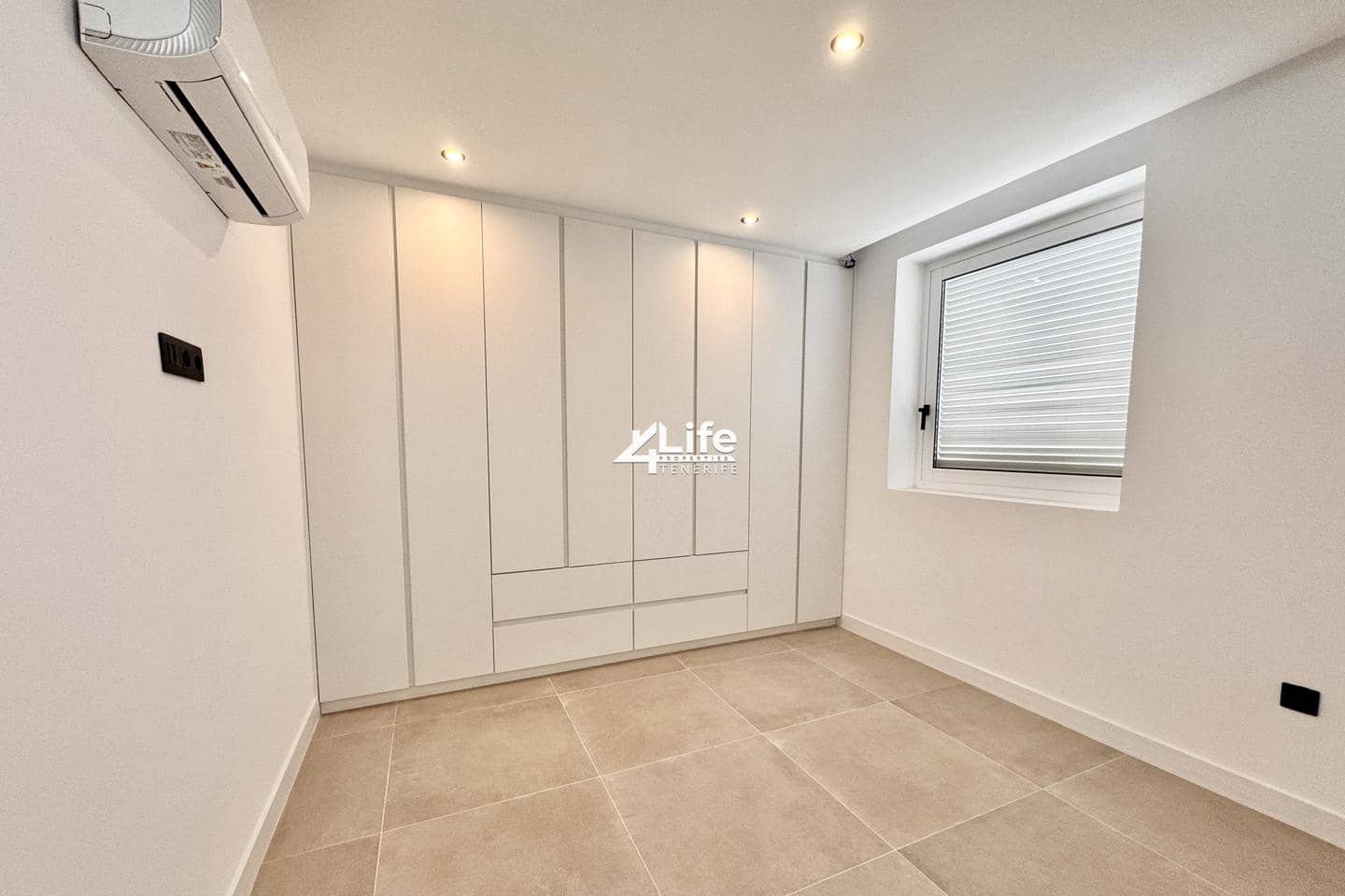 3 sypialnia Mieszkanie na sprzedaż w Costa del Silencio z basenem garażem - 660 000 € (Ref: 9723831)