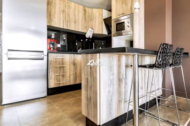 Piso de 2 habitaciones en Torviscas, Adeje en venta con piscina - 337.000 € (Ref: 9787564)