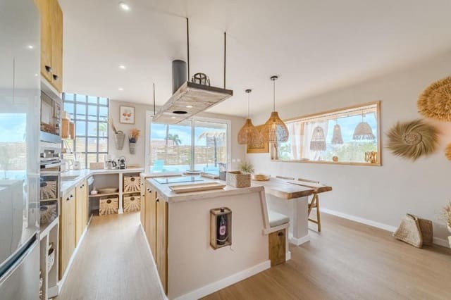 5 quarto Moradia para venda em Chayofa, Arona com piscina garagem - 1 470 000 € (Ref: 9805559)