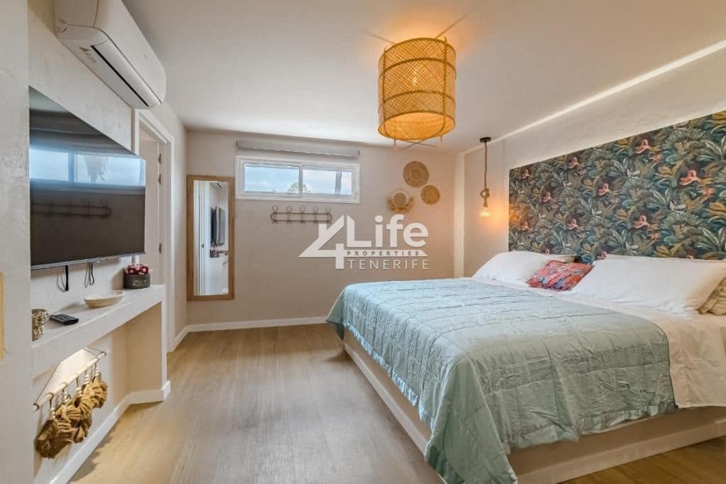 5 bedroom Villa for sale in Chayofa with pool garage - € 1,470,000 (Ref: 9805559)