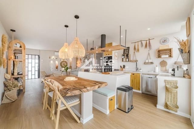 5 slaapkamer Villa te koop in Chayofa, Arona met zwembad garage - € 1.470.000 (Ref: 9805559)