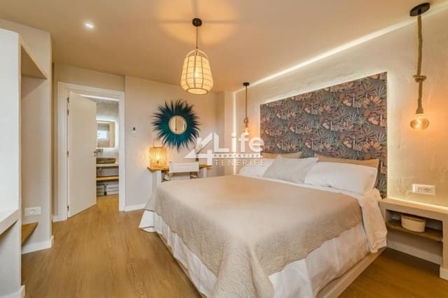 5 slaapkamer Villa te koop in Chayofa, Arona met zwembad garage - € 1.470.000 (Ref: 9805559)