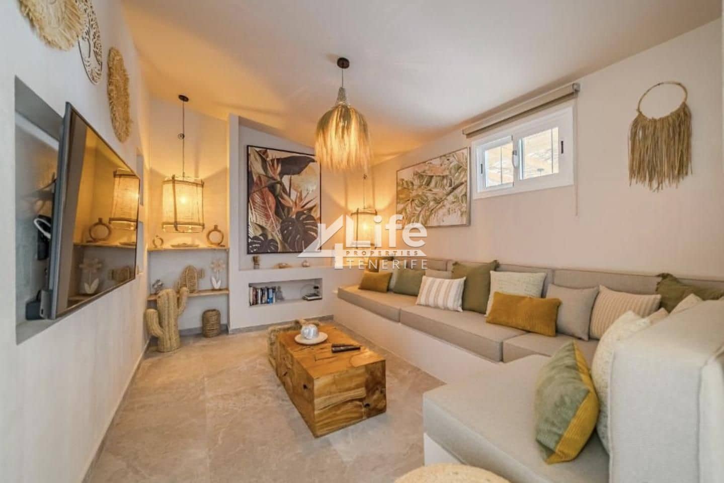5 bedroom Villa for sale in Chayofa with pool garage - € 1,470,000 (Ref: 9805559)